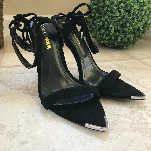 Fashion Nova Shoes - Fashion Nova Strappy Heels | Black | Size 8